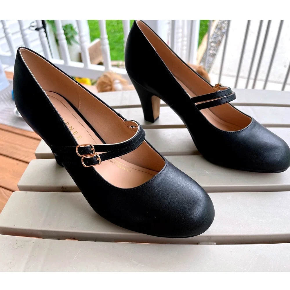 Journee Collection Windy-WD Black Mary Jane Pumps Wide Width 8.5 Vegan Leather